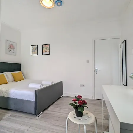 Σπίτι διακοπών Modern Double W Private Bath & Free Parking