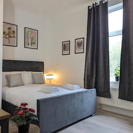 Modern Double W Private Bath & Free Parking