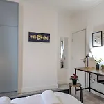 Modern Double W Private Bath & Free Parking Holiday home