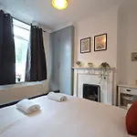 Modern Double W Private Bath & Free Parking * York
