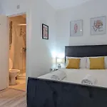 Modern Double W Private Bath & Free Parking York