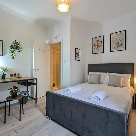 Σπίτι διακοπών Modern Double W Private Bath & Free Parking *