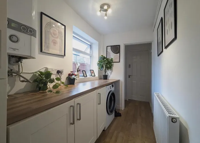 Modern Double W Private Bath & Free Parking Prázdninový dům York