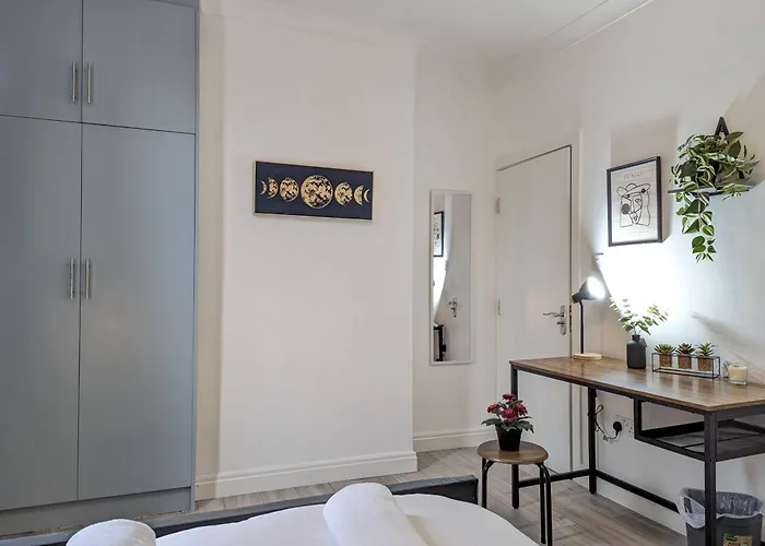 Modern Double W Private Bath & Free Parking Prázdninový dům