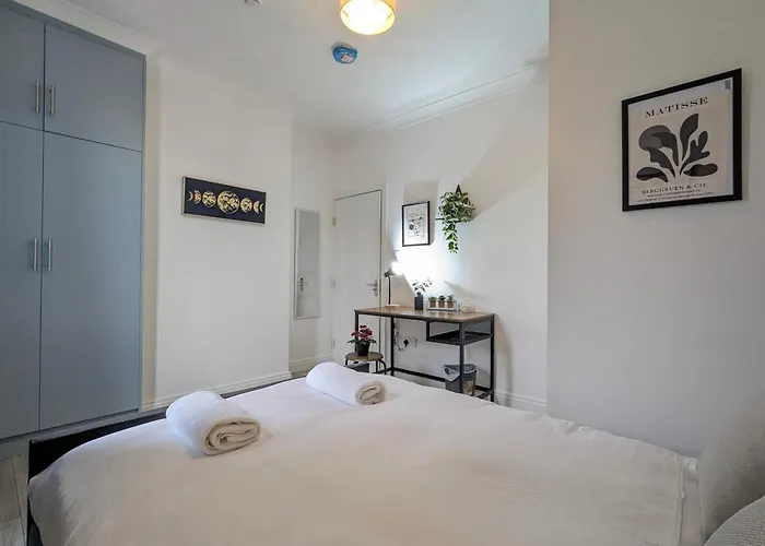 Prázdninový dům Modern Double W Private Bath & Free Parking *