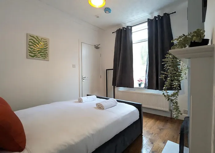 Modern Double W Private Bath & Free Parking Prázdninový dům York