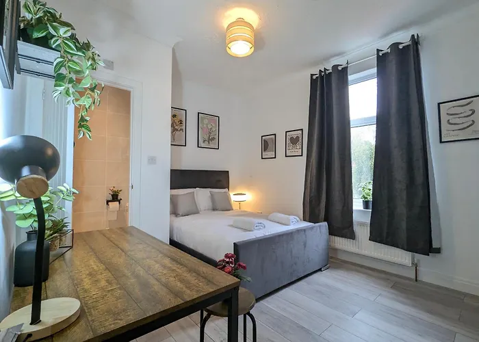 Modern Double W Private Bath & Free Parking Prázdninový dům *