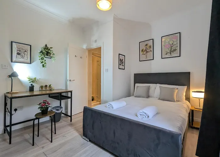 Prázdninový dům Modern Double W Private Bath & Free Parking *